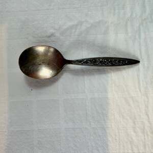 Vintage 1847 Rogers Bros Esperanto Silver Plated sugar spoon *wear